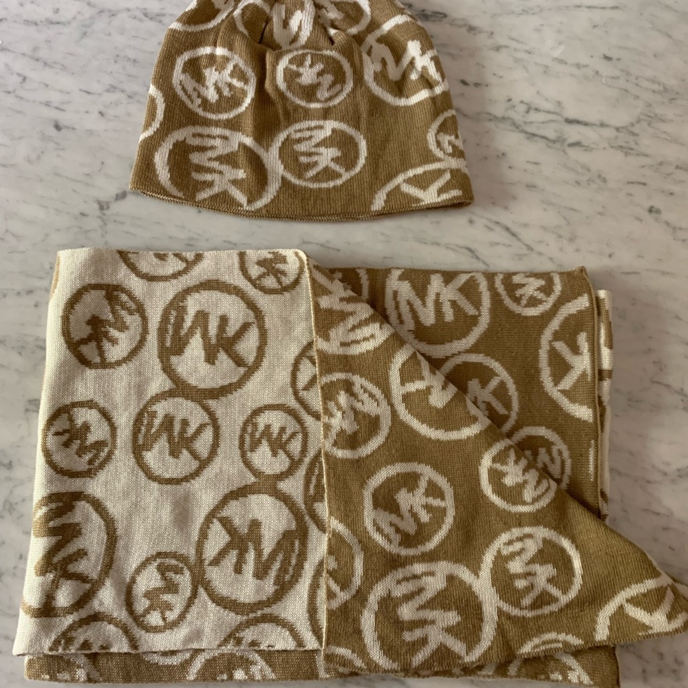 Michael Kors Beanie and scarf set.